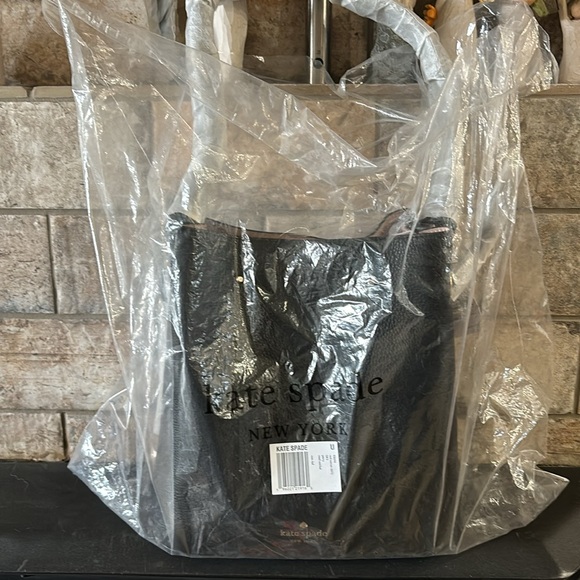 NWT Kate Spade large pebbles leather bucket - Picture 9 of 9